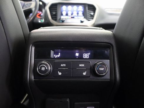 Used 2020 GMC Acadia Denali w/ Denali Ultimate Package image 25