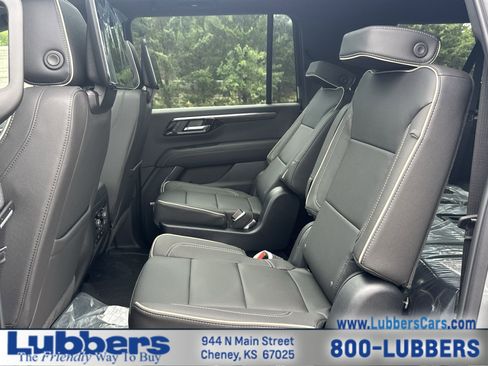 New 2025 Chevrolet Suburban Premier AWD/4WD image 21