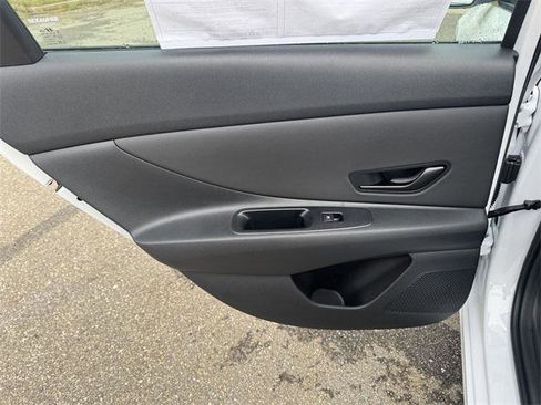 New 2025 Hyundai Elantra Limited image 20