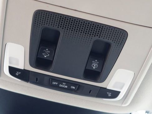 Used 2024 Honda Pilot Elite image 43