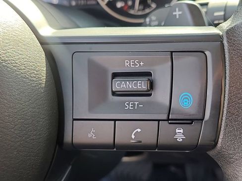 Used 2024 Nissan Rogue SV AWD/4WD image 26