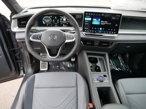 New 2026 Volkswagen Tiguan SE R-Line AWD/4WD image 9