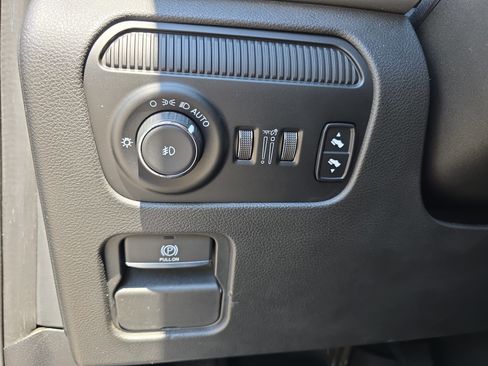Used 2022 Jeep Wagoneer Series III w/ Flexible Seating Group AWD/4WD image 25