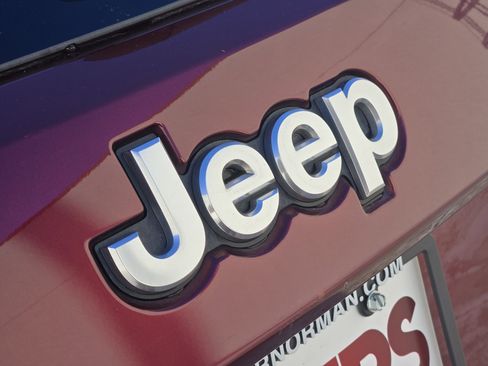 Used 2017 Jeep Grand Cherokee Summit w/ Platinum Series Group image 11