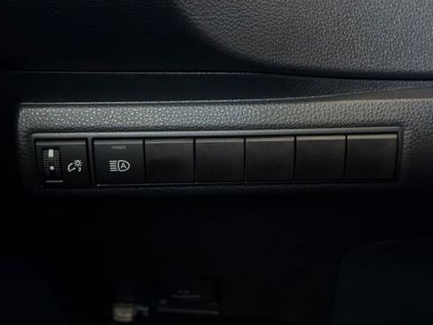 Used 2025 Toyota Corolla SE FWD image 31