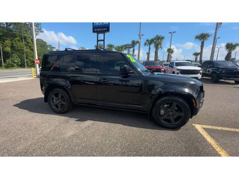 Used 2021 Land Rover Defender 110 X-Dynamic SE AWD/4WD image 9