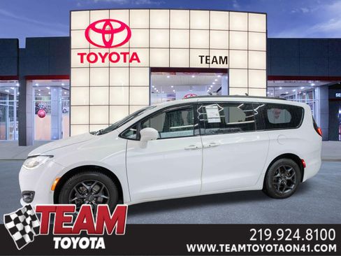 Used 2020 Chrysler Pacifica Touring-L Plus w/ Advanced Safetytec Group image 1