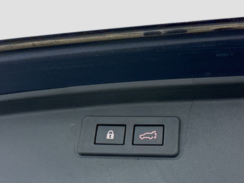 Used 2025 Subaru Outback Premium AWD/4WD image 32