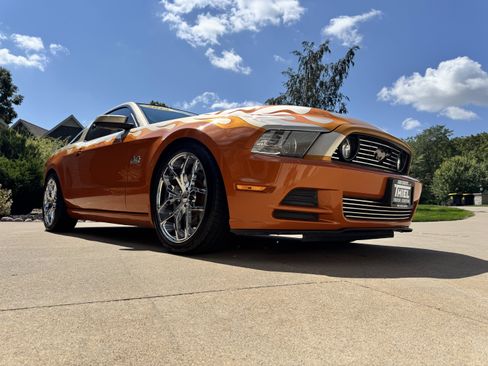 Used 2014 Ford Mustang GT Premium w/ Electronics Package RWD image 30