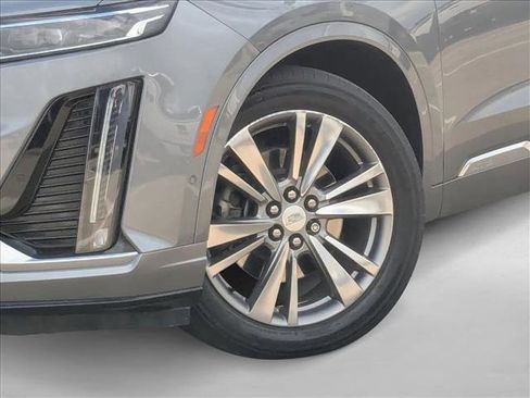 Used 2022 Cadillac XT6 Premium Luxury w/ Technology Package image 25