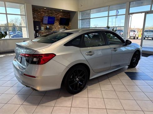 Used 2023 Honda Civic Sport image 15