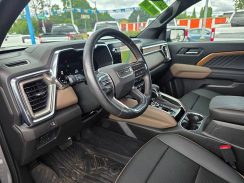 Used 2024 GMC Canyon Denali AWD/4WD image 9