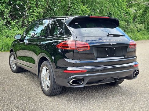 Used 2018 Porsche Cayenne AWD/4WD image 3