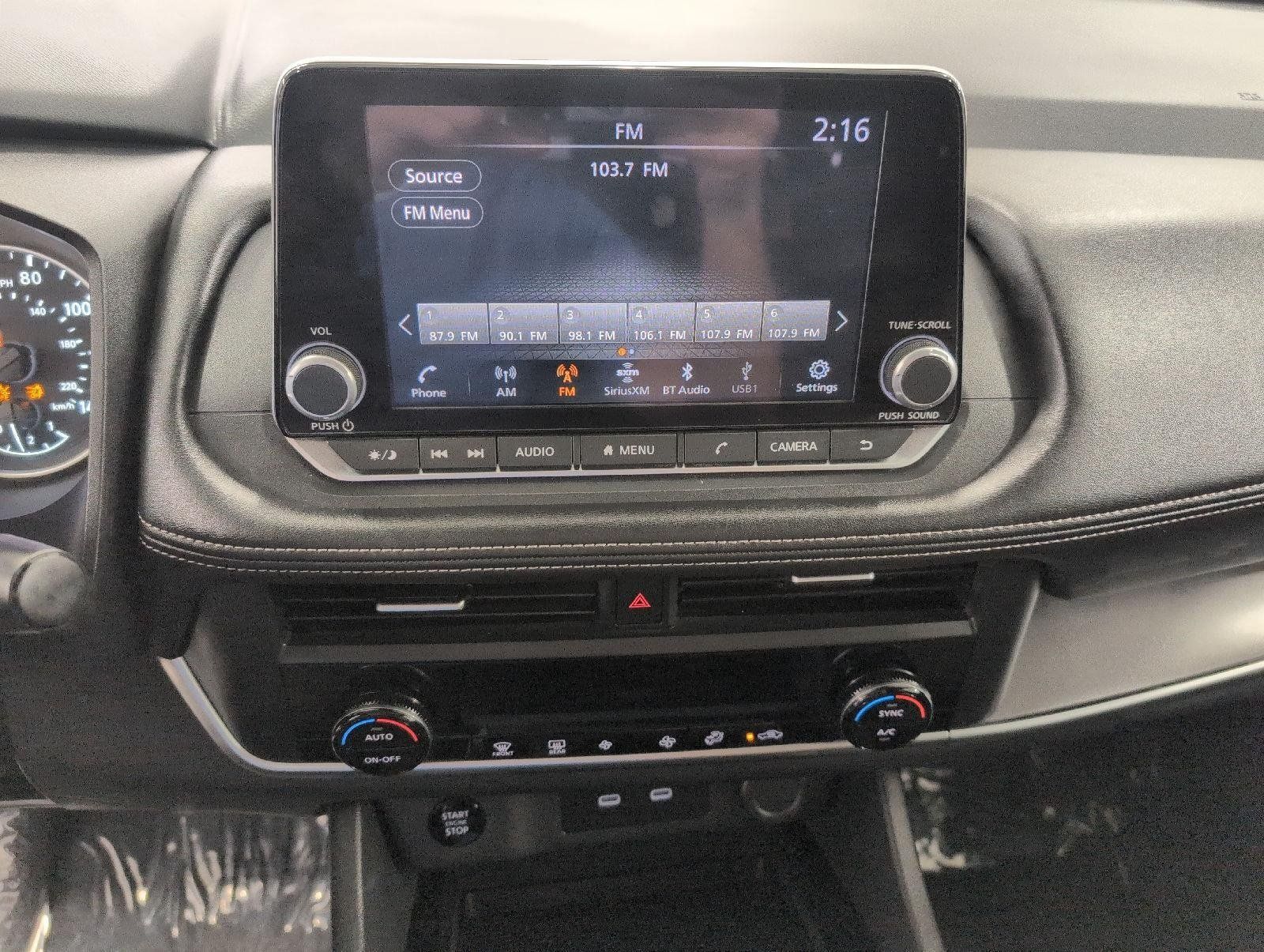 Used 2025 Nissan Rogue SV AWD/4WD image 7