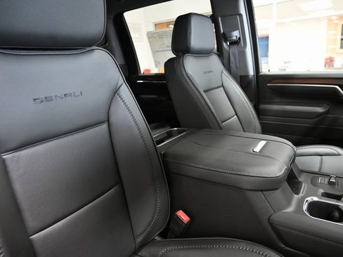 New 2026 GMC Sierra 3500 Denali w/ Denali Reserve Package image 12