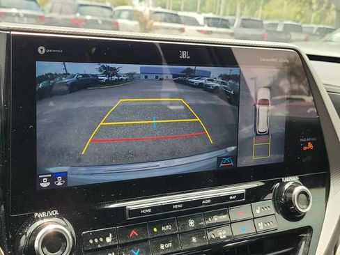 Used 2022 Toyota Highlander Platinum AWD/4WD image 34
