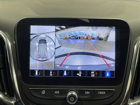 Used 2023 Chevrolet Equinox LT AWD/4WD image 17