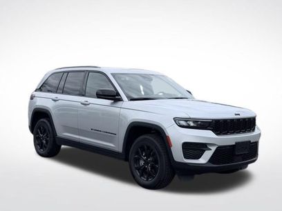 Used 2025 Jeep Grand Cherokee Altitude