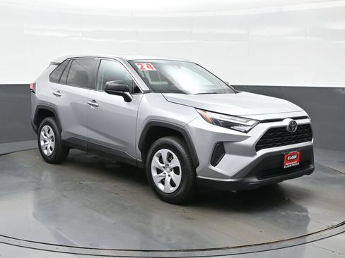 Used 2024 Toyota RAV4 LE AWD/4WD image 8