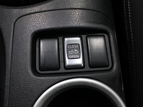 Used 2012 Nissan 370Z Roadster RWD image 27