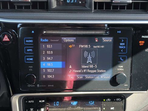 Used 2017 Toyota Corolla LE image 13