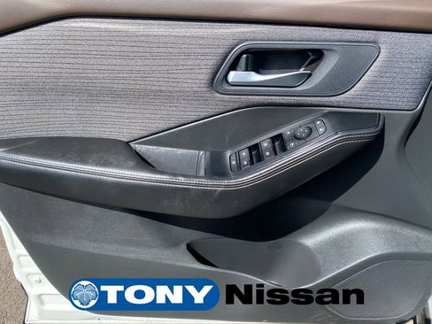 Used 2023 Nissan Rogue SV FWD image 31