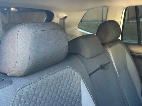 Used 2018 Volkswagen Tiguan S image 25