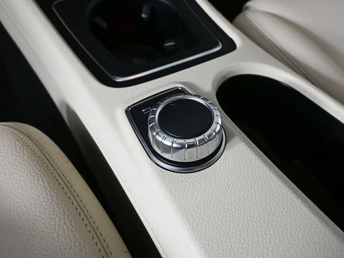 Certified 2020 Mercedes-Benz GLA 250 4MATIC image 16