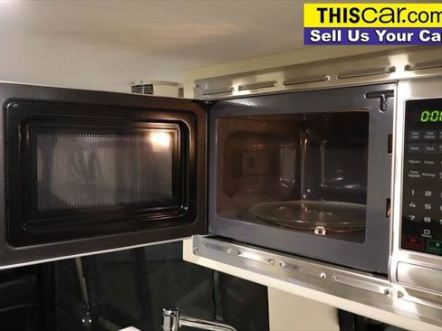 Used 2020 Mercedes-Benz Sprinter 2500 image 31