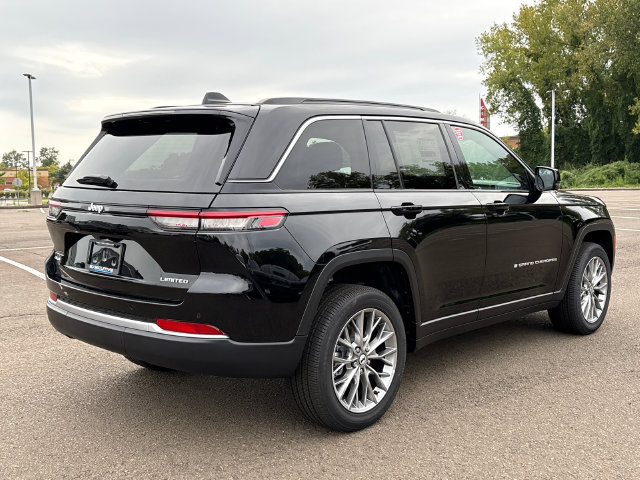 New 2027 Jeep Grand Cherokee Limited AWD/4WD image 2