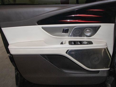 Used 2024 Lincoln Nautilus Black Label w/ Jet Appearance Package (87T) image 11