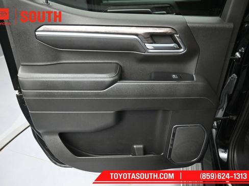 Used 2022 Chevrolet Silverado 1500 LTZ w/ Z71 Off-Road Package AWD/4WD image 31