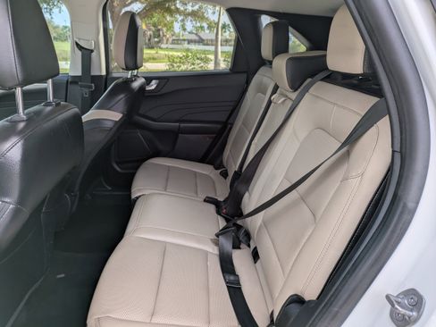 Used 2022 Ford Escape SEL FWD image 17