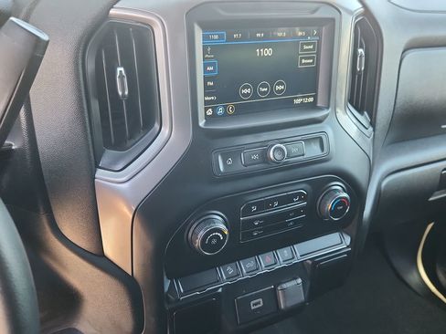 Used 2019 Chevrolet Silverado 1500 Custom Trail Boss w/ Custom Convenience Package AWD/4WD image 23