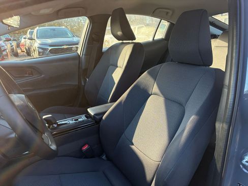 Used 2025 Toyota Prius LE image 34
