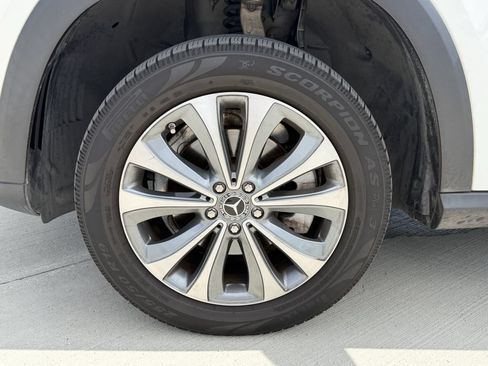 Used 2020 Mercedes-Benz GLE 350 4MATIC w/ Premium Package image 9