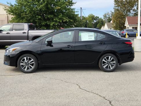 Used 2025 Nissan Versa SV w/ Trunk Package FWD image 4