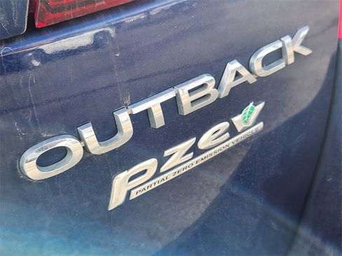 Used 2017 Subaru Outback 2.5i Premium image 7