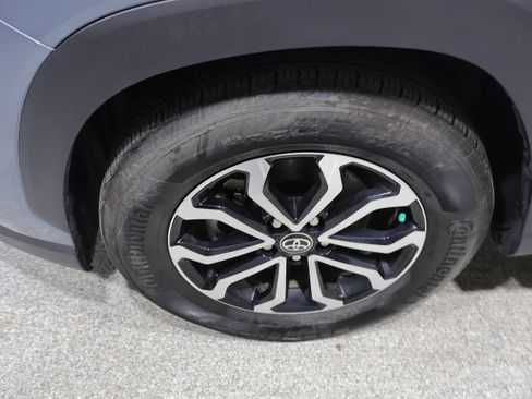 Used 2026 Toyota Corolla Cross AWD Hybrid w/ Moonroof Package image 9