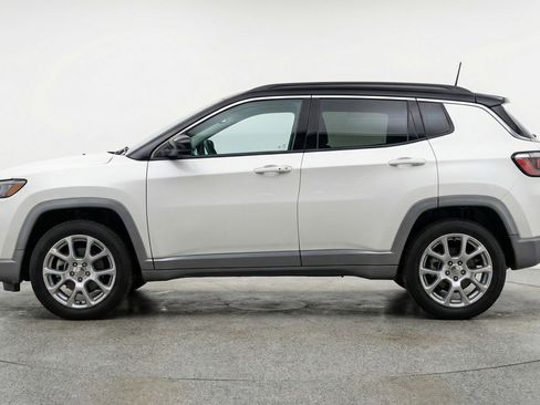 Used 2025 Jeep Compass Limited AWD/4WD image 5