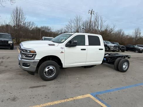 New 2026 RAM 3500 Tradesman w/ Chrome Appearance Group A AWD/4WD image 14