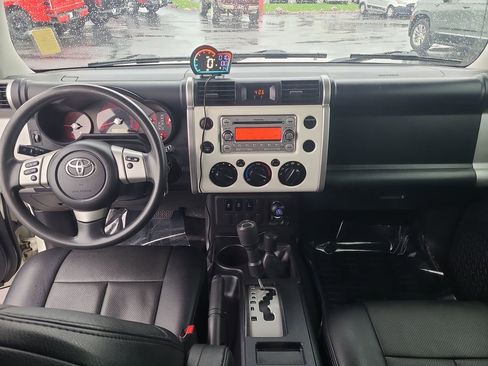 Used 2012 Toyota FJ Cruiser 4WD image 23