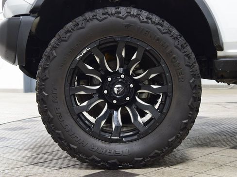 Used 2022 Ford Bronco Black Diamond w/ Sasquatch Package image 24