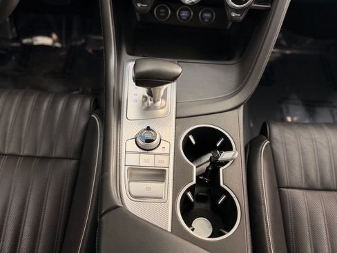 Used 2022 Genesis G70 3.3T RWD image 27