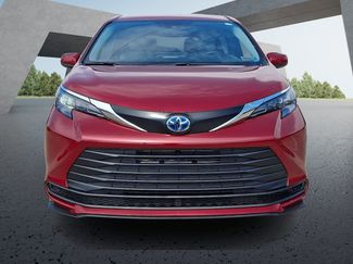 Used 2025 Toyota Sienna LE video 2