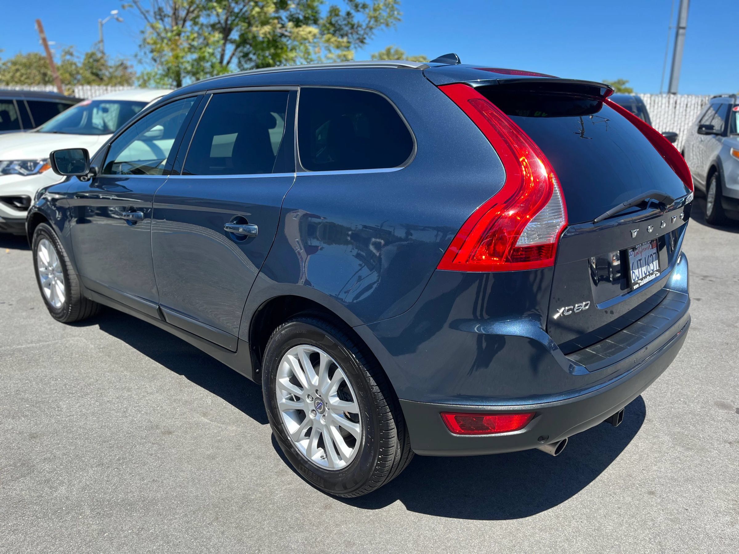 Used 2010 Volvo XC60 T6 AWD/4WD image 5