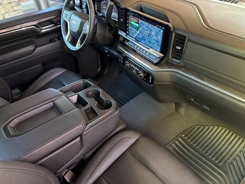 Used 2024 Chevrolet Silverado 2500 LTZ AWD/4WD image 20