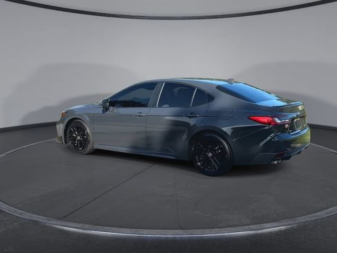 Used 2025 Toyota Camry SE w/ Convenience Package FWD image 6