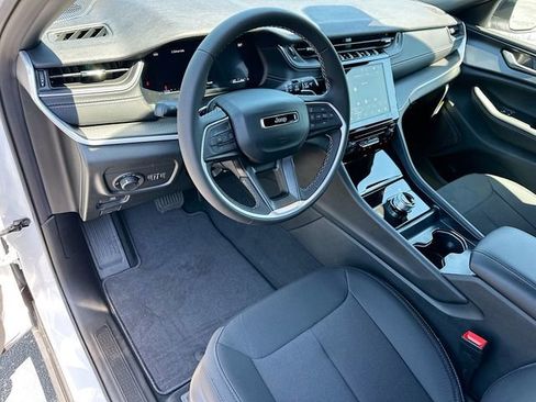 New 2026 Jeep Grand Cherokee L Laredo AWD/4WD image 6