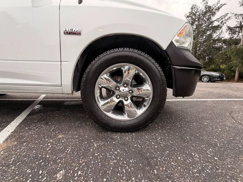 Used 2014 RAM 1500 4x4 Crew Cab image 20